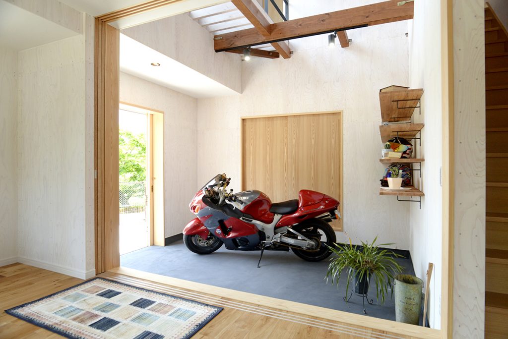 中古住宅を購入してバイクを眺める土間収納を造りました！in富士市の施工ポイント